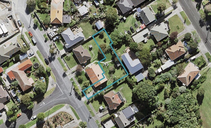 8/79 Walmer Road, Point Chevalier, Auckland - Carousel 1