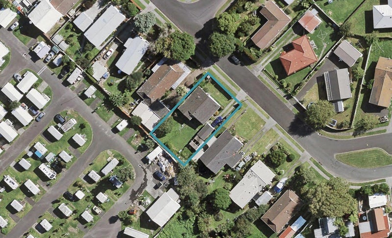 15 Rountree Place, Conifer Grove, Takanini - Carousel 1