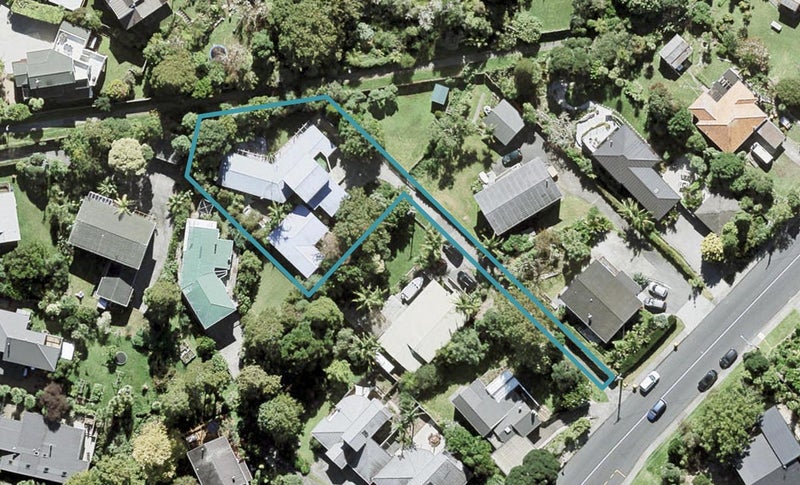 904 Beach Road, Waiake, Auckland - Carousel 1