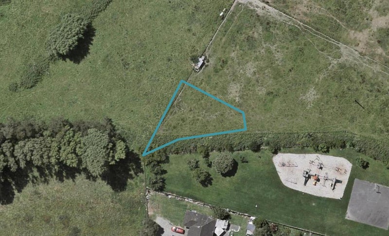 25 Tiriti Loop, Ōtaki - Carousel 1
