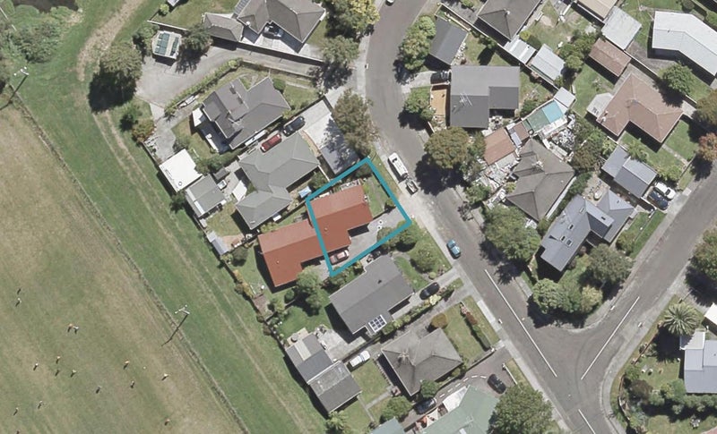 37 Perry Street, Heretaunga, Upper Hutt - Carousel 1