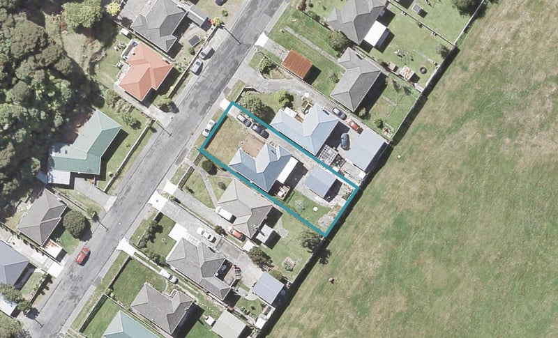 15 Kowhai Street, Wainuiomata, Lower Hutt - Carousel 1