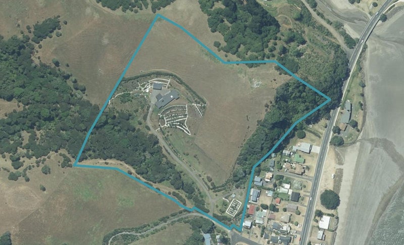 17 Kawakawa Road, Whitianga, Whitianga - Carousel 1