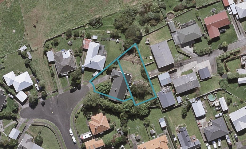 86 Holford Street, WESTOWN, NEW PLYMOUTH - Carousel 1