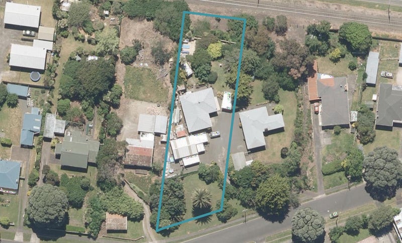 10 Balgownie Avenue, Gonville, Whanganui - Carousel 1