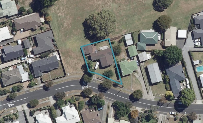 5 Laurence Street, Queenwood, Hamilton - Carousel 1