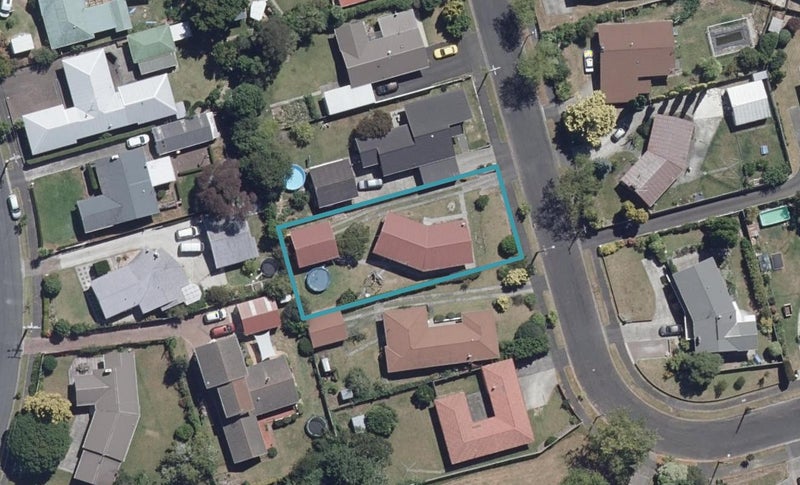 12 Beverley Crescent, Hillcrest, Hamilton - Carousel 1