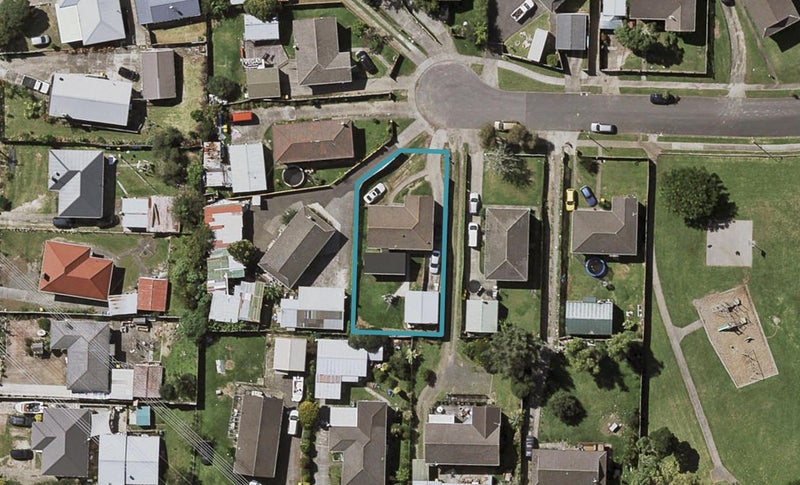 34 Flinders Place, Otara, Auckland - Carousel 1