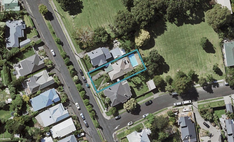 22 Shoal Bay Road, Devonport, Auckland - Carousel 1