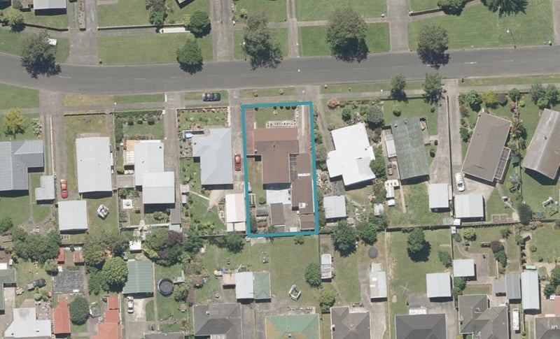 16 Hackett Street, Whanganui East, Whanganui - Carousel 1