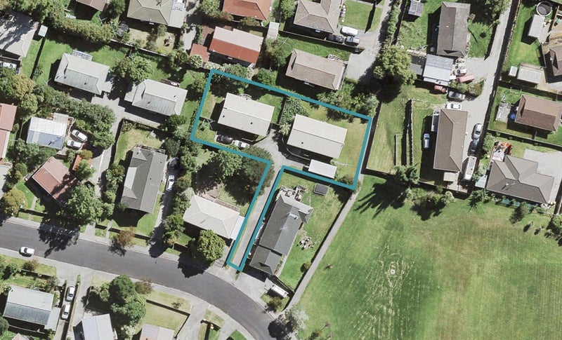 22 Maywood Crescent, Glen Eden, Auckland - Carousel 1