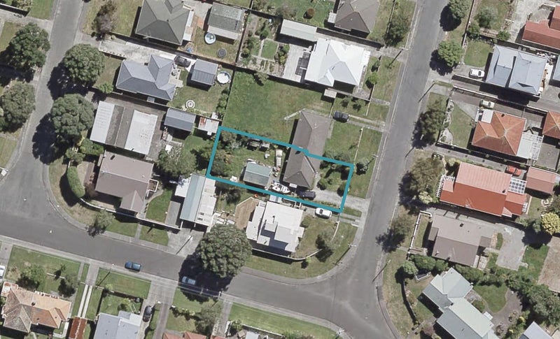 26 Charleston Avenue, Boulcott, Lower Hutt - Carousel 1