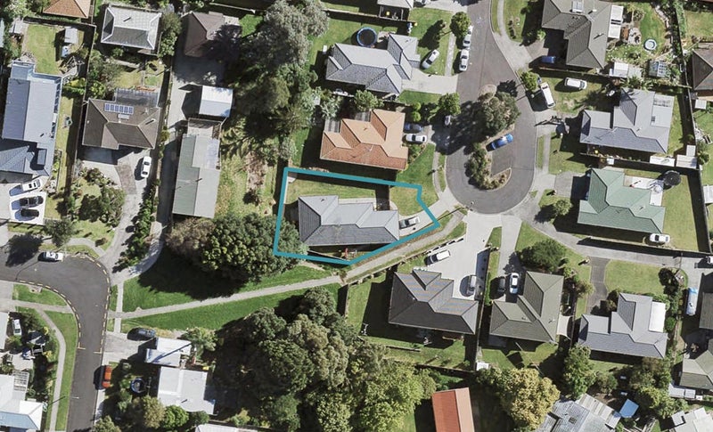 17 Reremanu Place, Weymouth, Auckland - Carousel 1