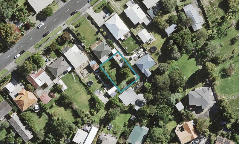 24A Norman Road, Titirangi, Auckland - Carousel 1