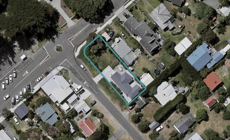 1 Hemara Street, Waikanae Beach, Waikanae - Carousel 1