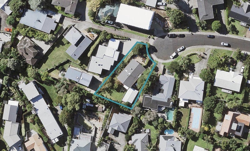 10 Garmons Way, Castor Bay, Auckland - Carousel 1