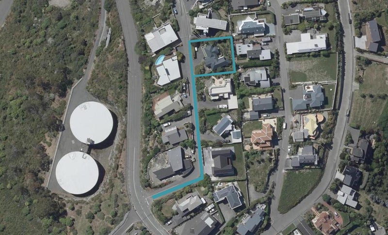 8 Inverness Lane, Redcliffs, Christchurch - Carousel 1