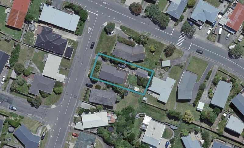 3 Quigley Street, Newlands, Wellington - Carousel 1