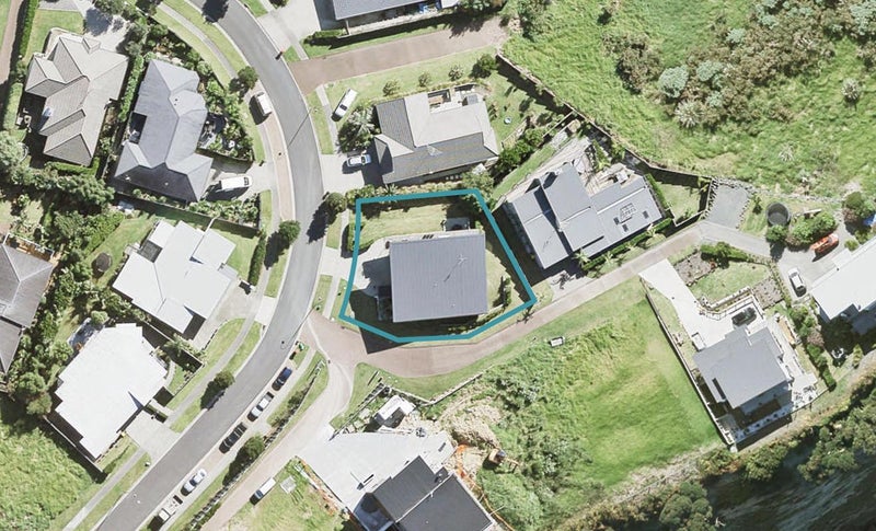45 Hawaiian Parade, Arkles Bay, Whangaparaoa - Carousel 1