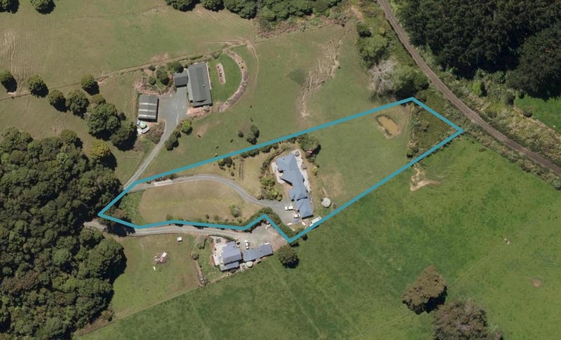 40 Parakiore Road, Ngararatunua, Whangārei - Carousel 1