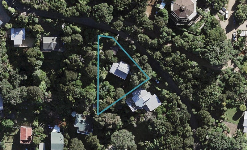 3 Upland Road, Omiha, Waiheke Island - Carousel 1