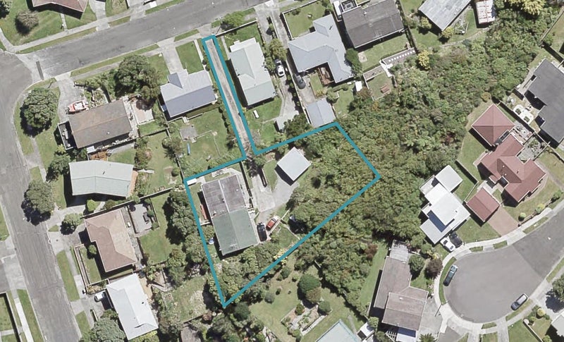 2/5 Christchurch Crescent, Kelson, Lower Hutt - Carousel 1