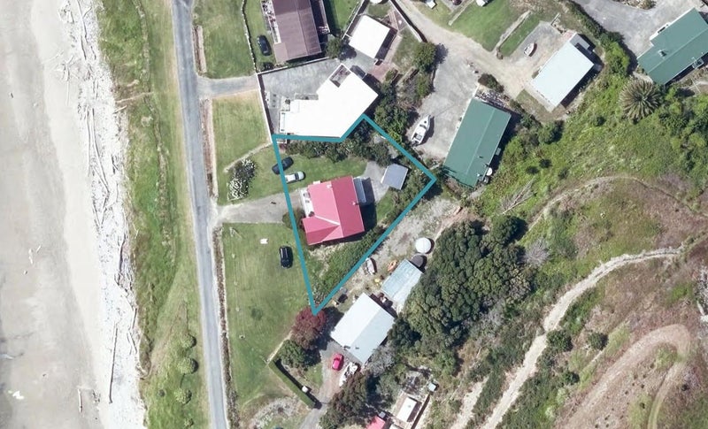 227 Newcastle Street, Māhia - Carousel 1