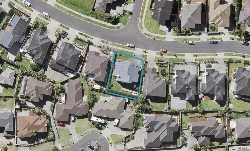 63 Killybegs Drive, Pinehill, Auckland - Carousel 1