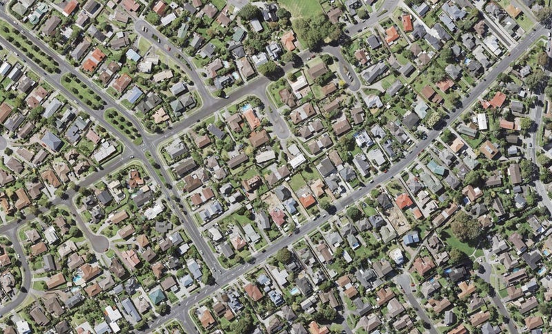 2/7 Tromie Place, Highland Park, Auckland - Carousel 1