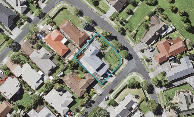 19 Leicester Parade, Somerville, Manukau - Carousel 1