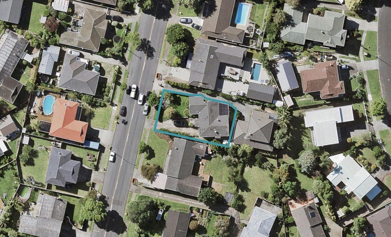 79 Glenmore Road, Sunnyhills, Auckland - Carousel 1