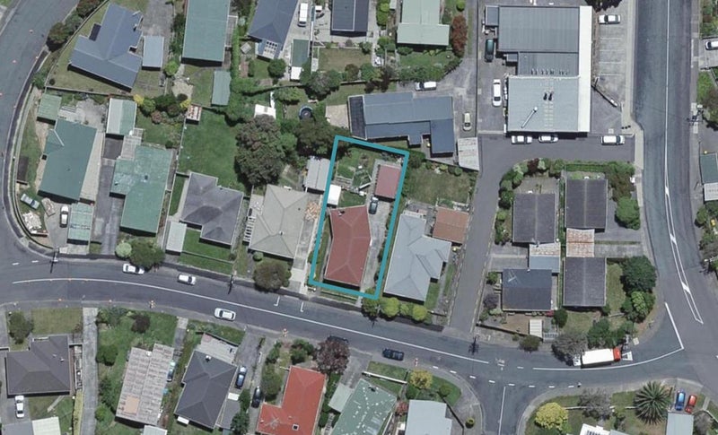 49 Beazley Avenue, Paparangi, Wellington - Carousel 1