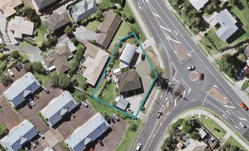 1/426 East Coast Road, Windsor Park, Auckland - Carousel 1