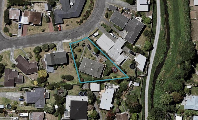 6 Pohutukawa Crescent, Raumati Beach, Paraparaumu - Carousel 1