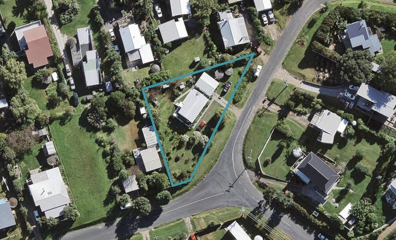 1 Bryan Road, Surfdale, Waiheke Island - Carousel 1