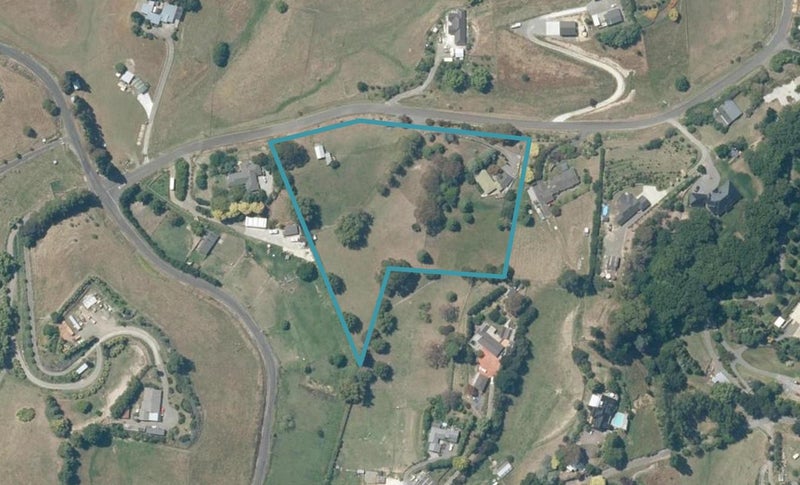 26 Nilgiri Road, Poraiti, Napier - Carousel 1
