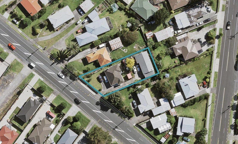 2/85 Swanson Road, Henderson, Auckland - Carousel 1