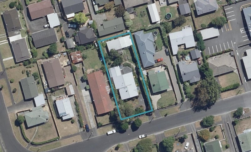 12 Howden Road, Fairfield, Hamilton - Carousel 1