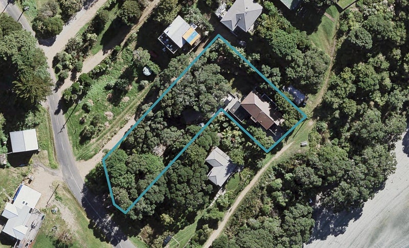 30 Korora Road, Oneroa, Waiheke Island - Carousel 1