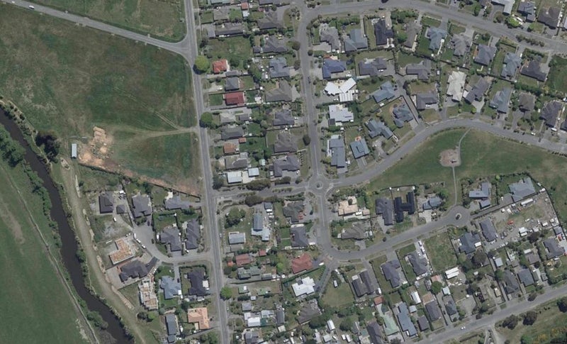 3 Seabrooke Drive, Spencerville, Christchurch - Carousel 1