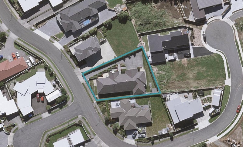 11 Nadine Stanton Drive, Bell Block, New Plymouth - Carousel 1