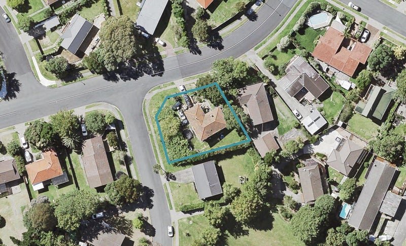 51 Oaktree Avenue, Browns Bay, Auckland - Carousel 1