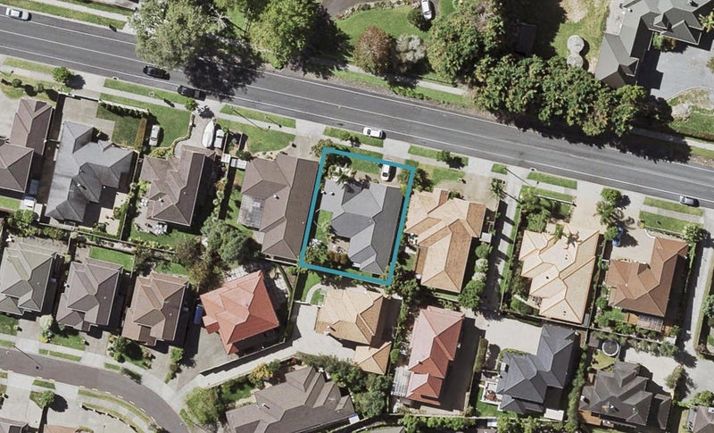 82 Gracechurch Drive, Flat Bush, Auckland - Carousel 1