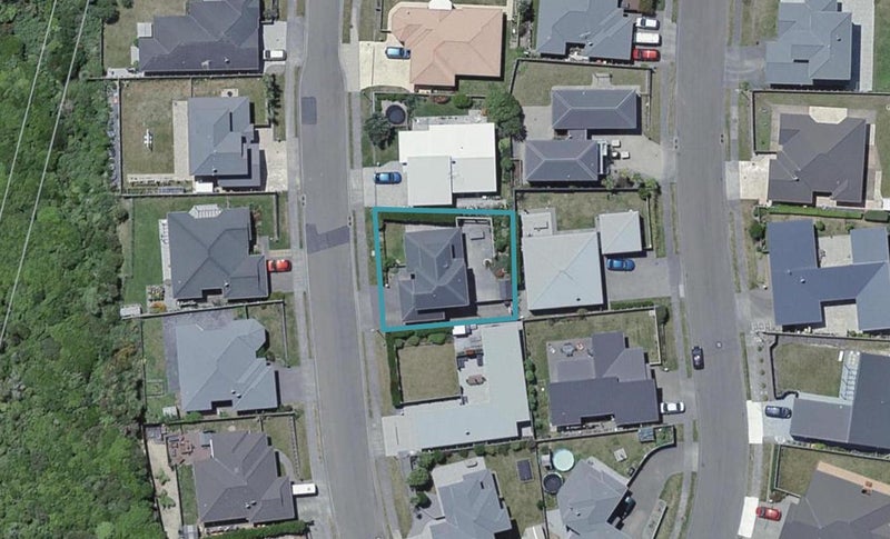 27 Cedarwood Street, Woodridge, Wellington - Carousel 1