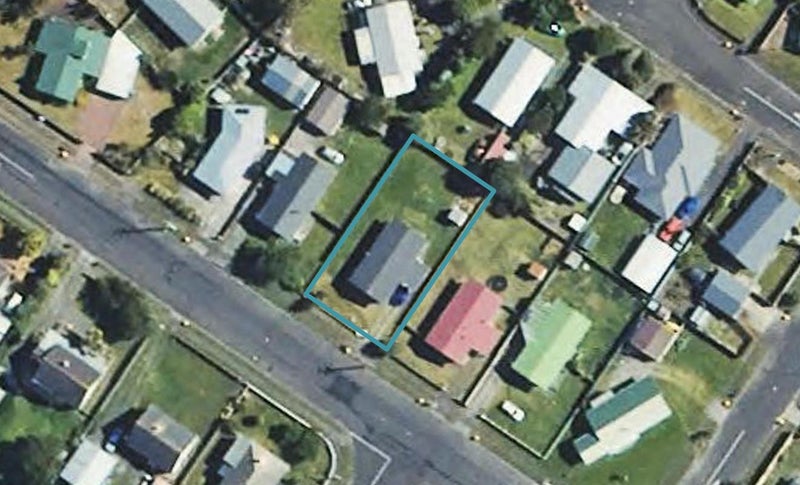 7 Iredale Road, Hawera - Carousel 1