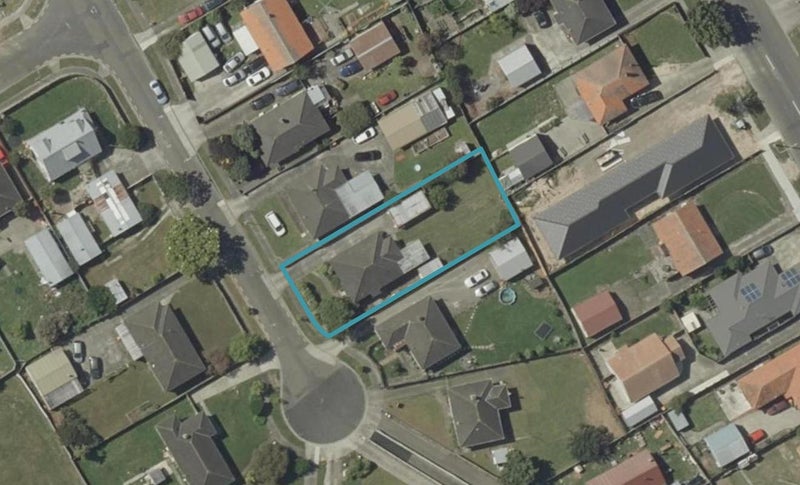 21 Esk Street, Roslyn, Palmerston North - Carousel 1