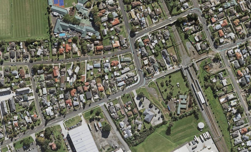 2/109 Kenderdine Road, Papatoetoe, Auckland - Carousel 1