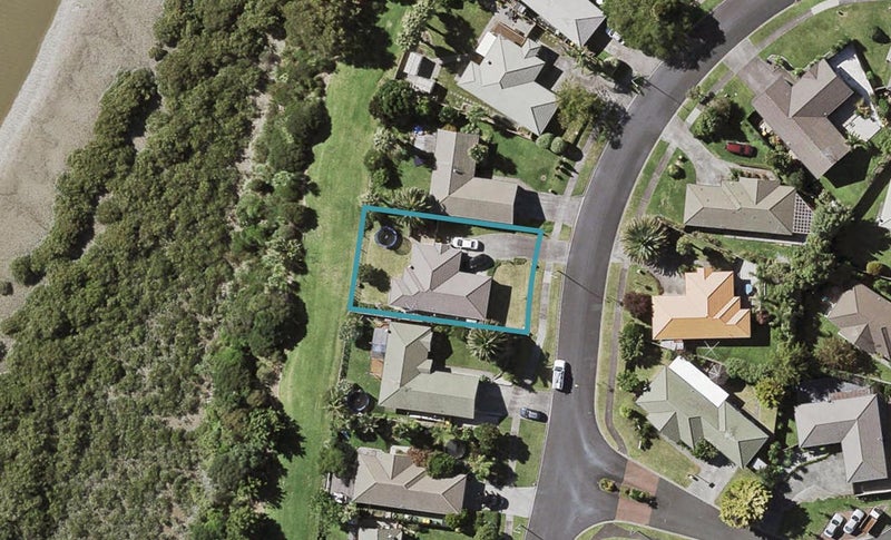 33 Davington Way, Burswood, Auckland - Carousel 1