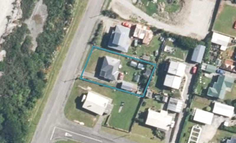 54 Domett Esplanade, Cobden, Greymouth - Carousel 1