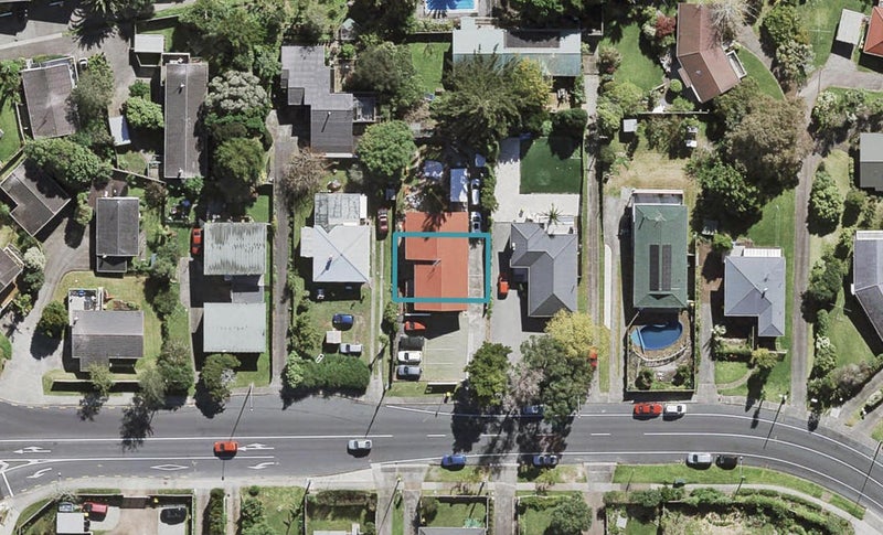 10C Chivalry Road, Glenfield, Auckland - Carousel 1